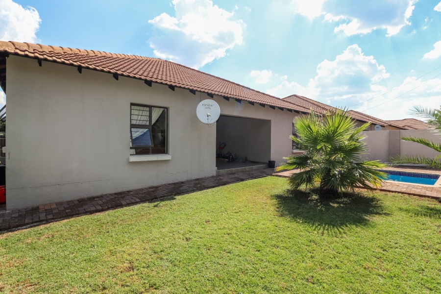 3 Bedroom Property for Sale in Wilkoppies North West